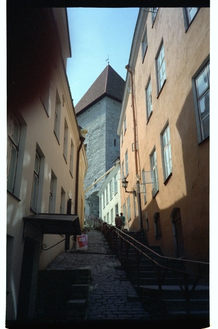 Short foot in Tallinn Old Town