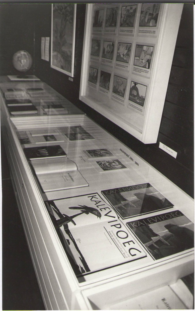 Foto. Näitus KALEVIPOEG INTERNETIVÄRAVAS. Võru, 2001.