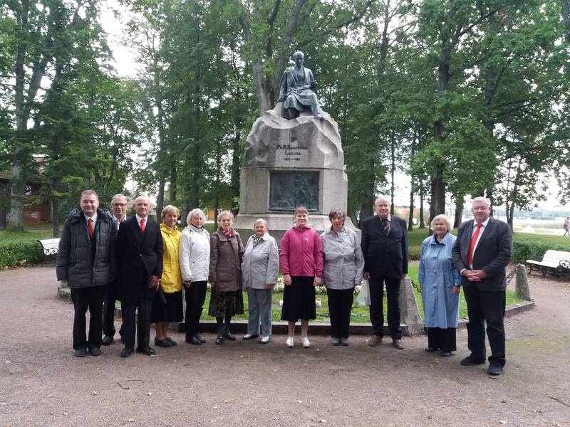 Foto. Vanemuise Selts Fr. R. Kreutzwaldi ausamba juures. Võru, 14.09.2019.