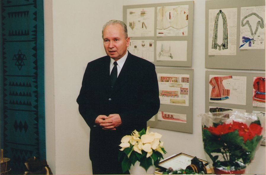 Foto. Kreutzwaldi mälestuspäev. Dr. REIN SUIJA VÕRUMAA MUUSEUMIS. Võru, 2003.