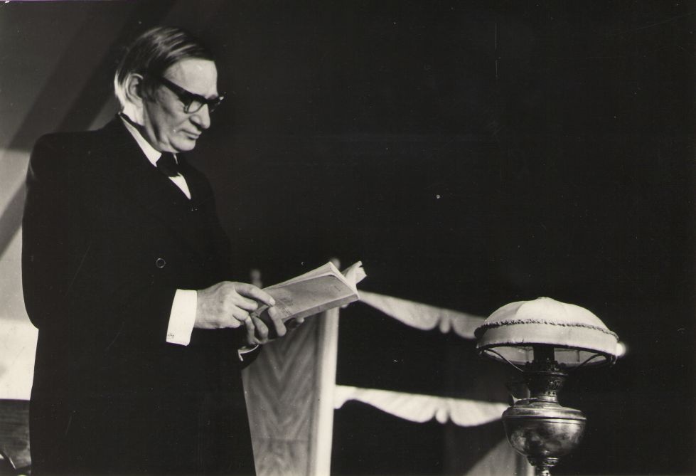 Foto. Lavastus VIRU LAULIK JA KOIDULA (Kreutzwald). 1969.