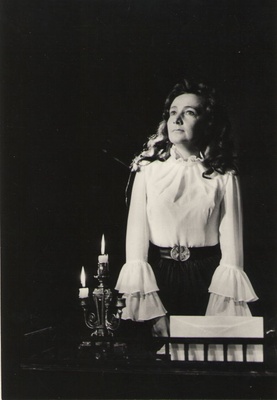 Foto. Lavastus VIRU LAULIK JA KOIDULA (Koidula). 1969.  similar photo