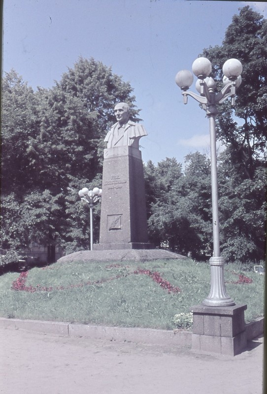 Diapositiiv. Kreutzwaldi mälestussammas Tartus, 1968.