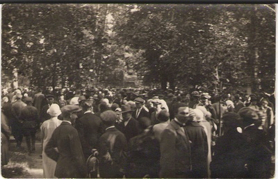 Foto. Dr. Fr. R. Kreutzwaldi mälestussamba avamine Võru pargis, 29.08.1926.  similar photo