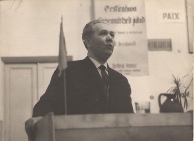 Foto. EESTI RAHVA ENNEMUISTSETE JUTTUDE 100. ja muuseumi 25. aastap. pühendatud teaduslik konverents, 11.12.1966. Esineb J. Reinet.  duplicate photo