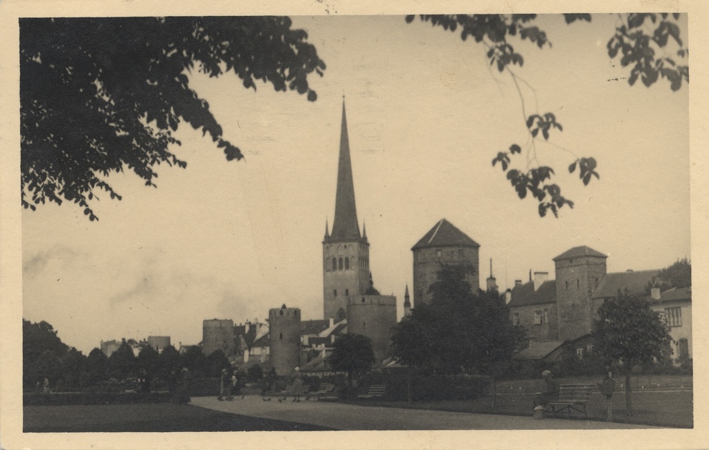 Tallinn-estonia : seven tower plates = The Place of Seven Towers
