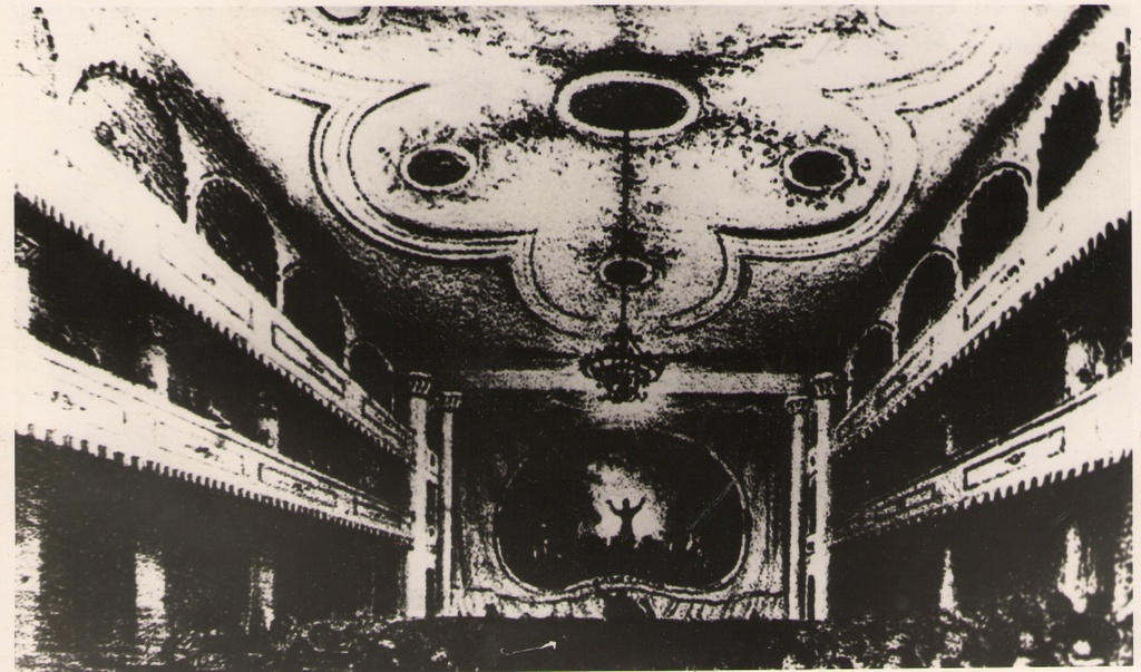 Foto.  Fr. W. Macdonaldi litograafia TALLINNA TEATRI SAAL.