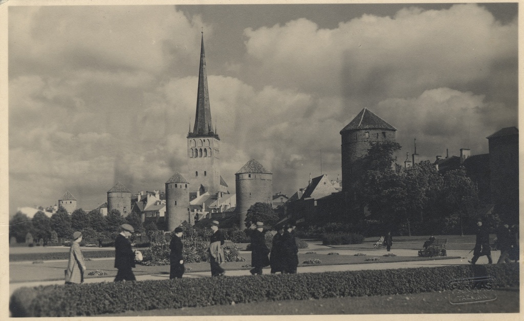 [tallinn] : [Tornide Square]