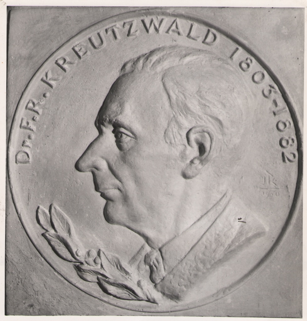 Foto. Reljeef  Fr. R. KREUTZWALD 1803-1882 (J. Raudsepp,1950).