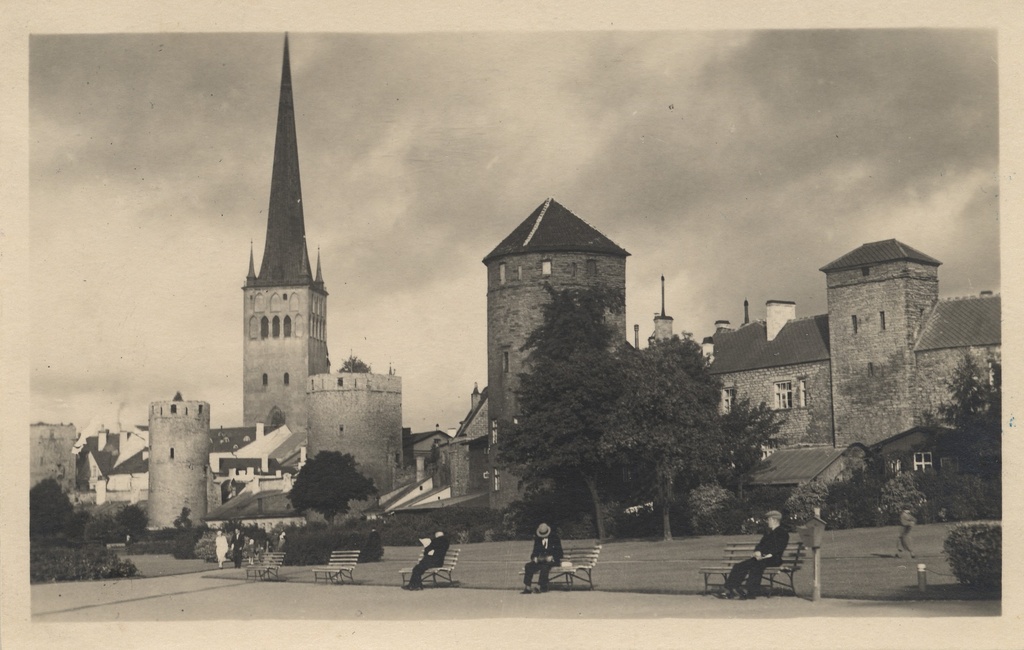 Tallinn : Tower Square