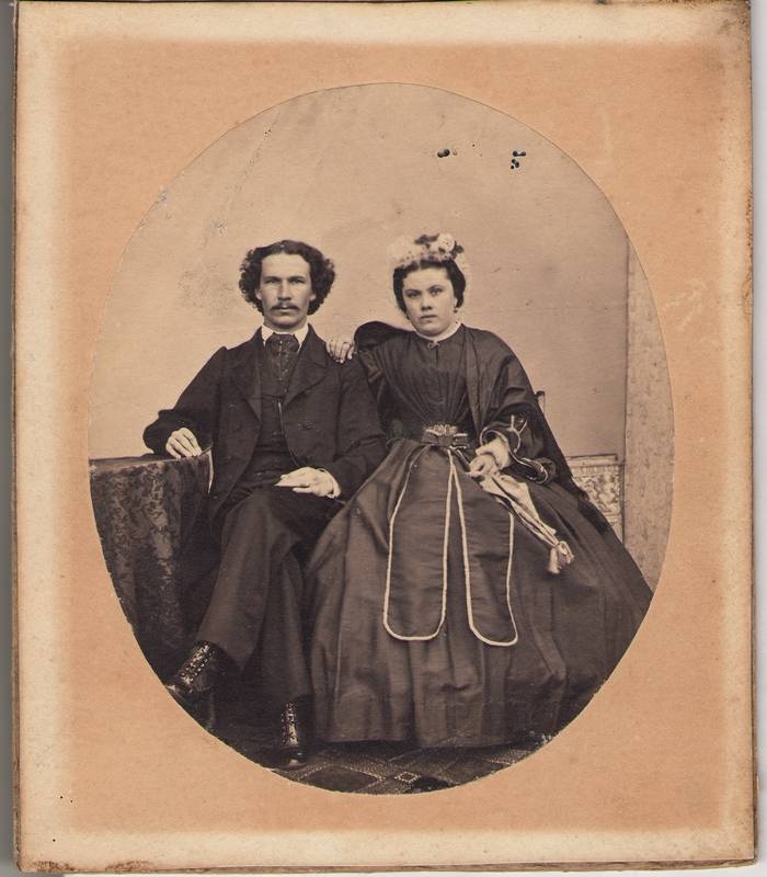 Foto. Wasser koos abikaasaga.