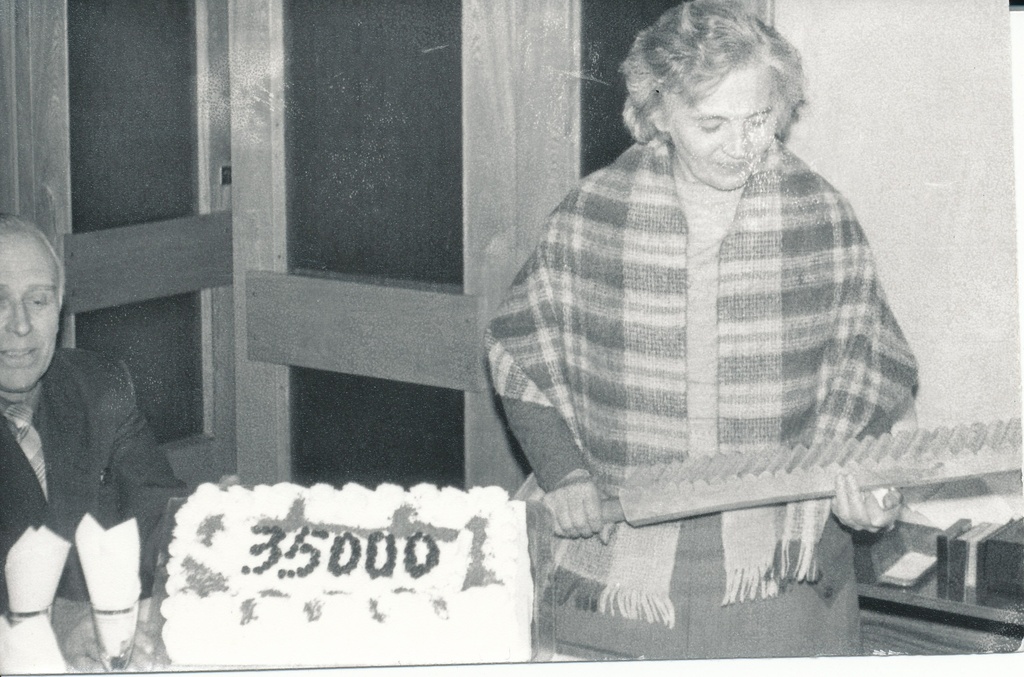 Foto. Pauline Kenk 35000. fondieseme, pesukurikaga 29.detsembril.1989.a.