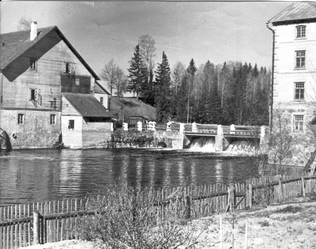 Foto. Kiidjärve veski ja villavabrik 1950.aastatel.