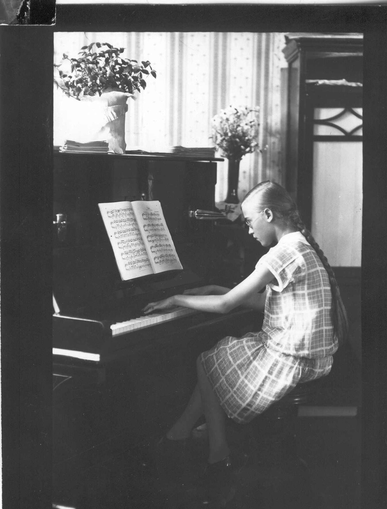 Foto. Zopp, Maimu - fotograaf Gustav Zoppi tütar 1930.aastail.