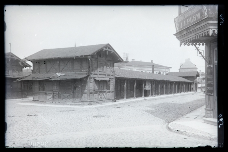 Market building on the Russian market. (viru Square)