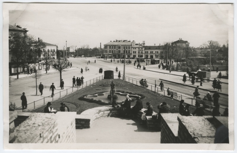 Viru Square (Russian Market) - view from Virumäe staircase to Narva mnt.