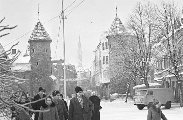 Winter Tallinn. Viru Street.