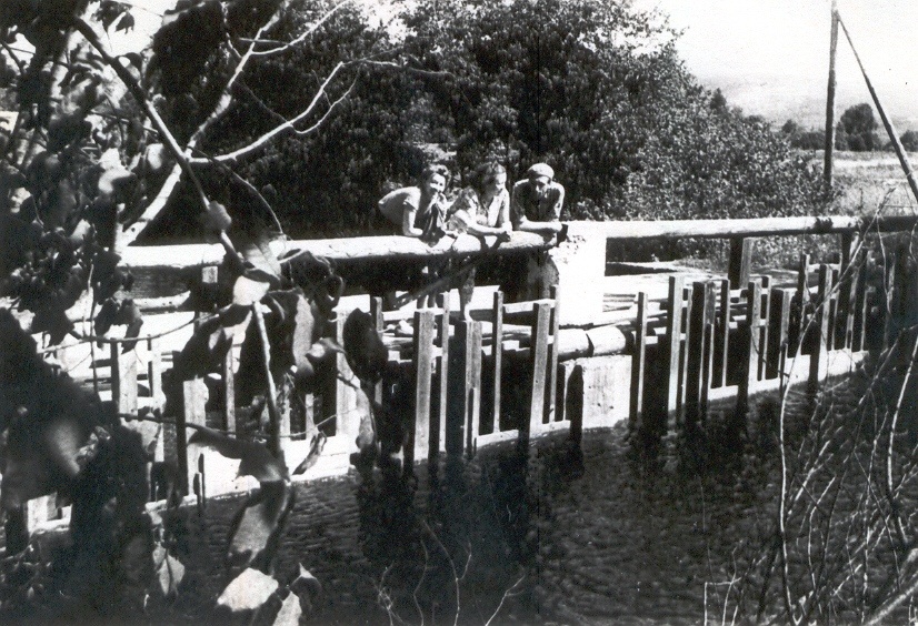 Foto. Pärlijõe Sänna Mäeveski lüüsiväravad 1956.a.