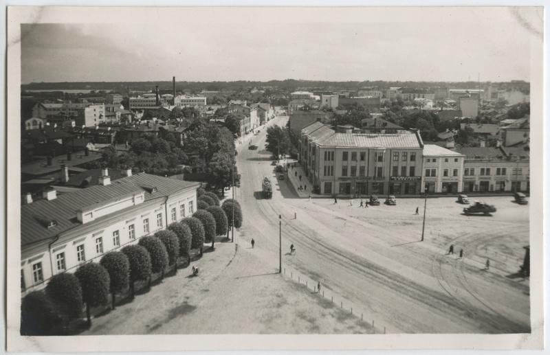 Viru square (Russian market) - view towards Narva mnt.