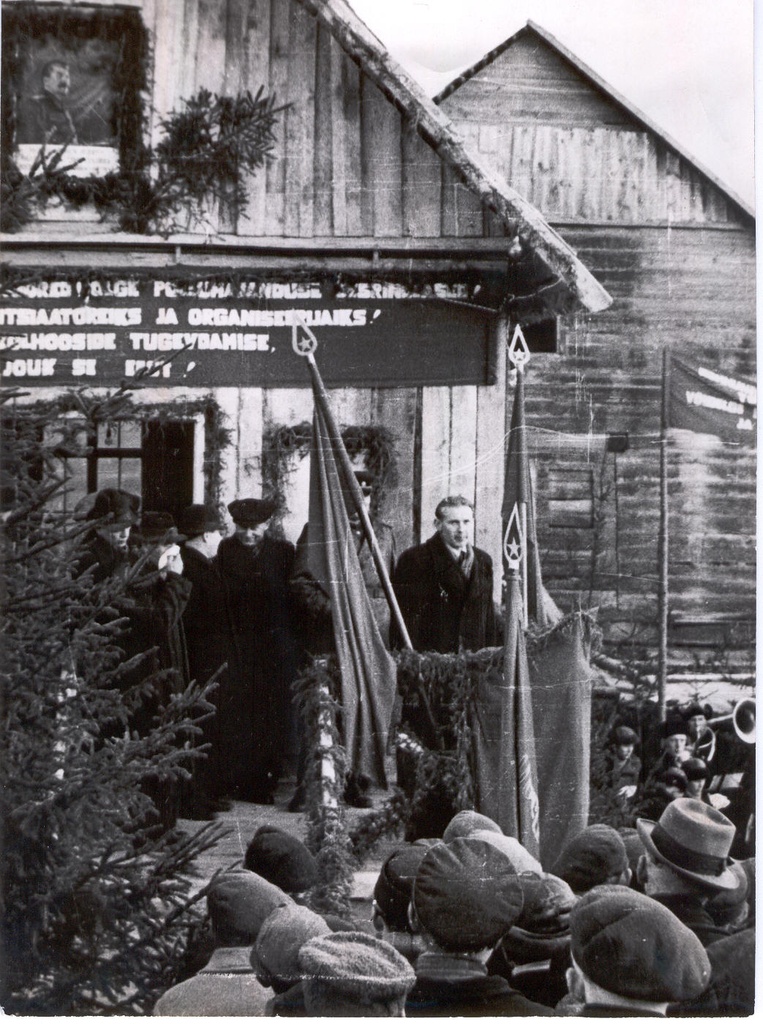 Foto. Nursi hüdroelektrijaama avamismiiting.