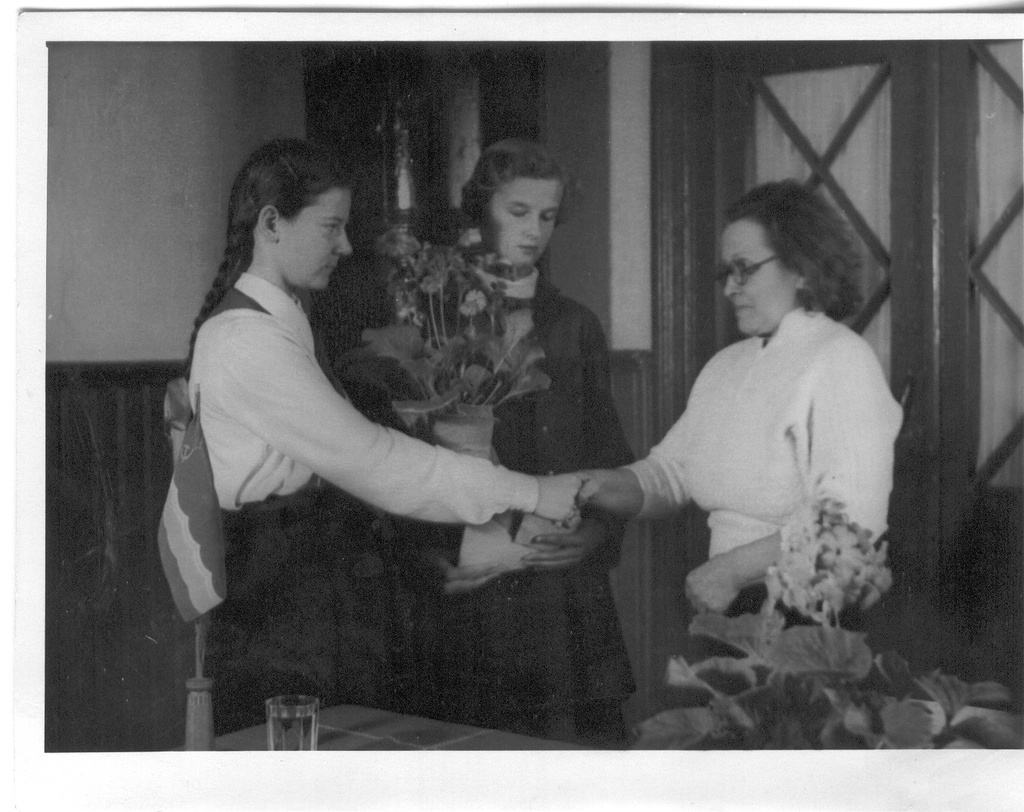 Foto. Seeder, Lisella külas Võru III 7-kl.  Kooli õpilastel 1957.a. novembris.