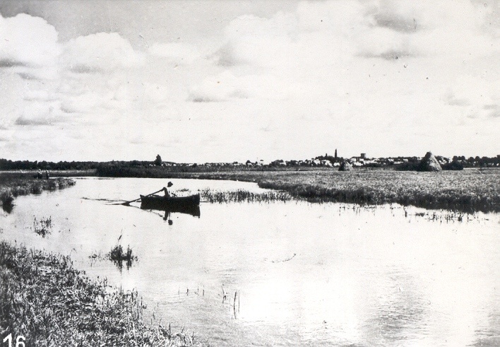 Fotopostkaart. Võru, Võhandu jõgi Võru lähistel.