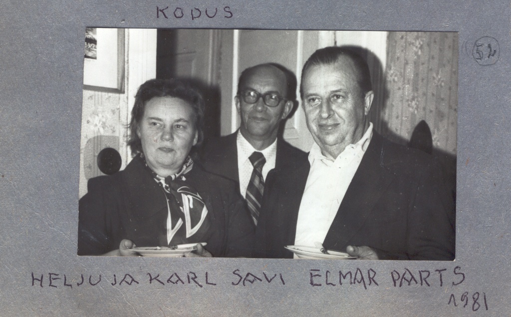 Fotoalbum. Ivask, Alberti  75. sünnipäeva külalised Helju ja Karl Savi ja Ruusmäe 8.klassilise kooli direktor Elmar Parts.
