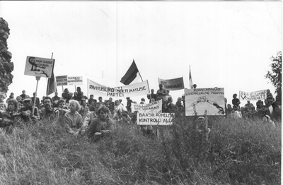 7.septembril 1988.a. roheliste miiting Kirumpääl.  similar photo