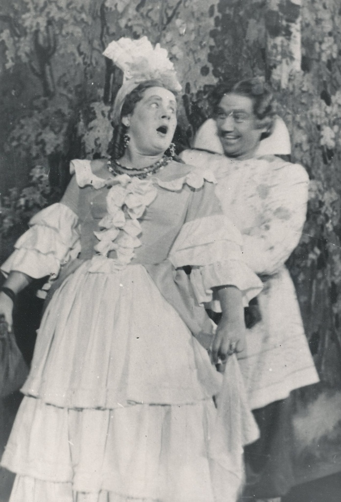 Foto. ENSV teeneline kunstnik Elo Tamul  A. Eichenwaldi operetis "Tubakakapten" Glineria osas, Antonina E. Ani.