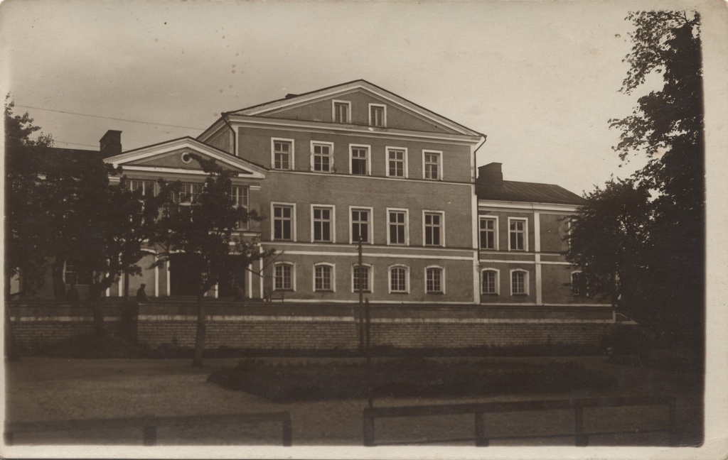 Estonia : Rakvere folk house