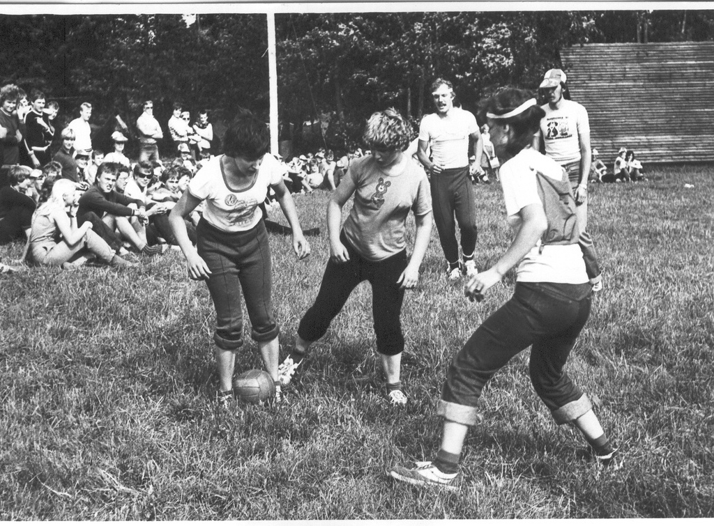 Foto. Noorte suvepäevad Rõuge Ööbikuorus 1981.a. juunis.