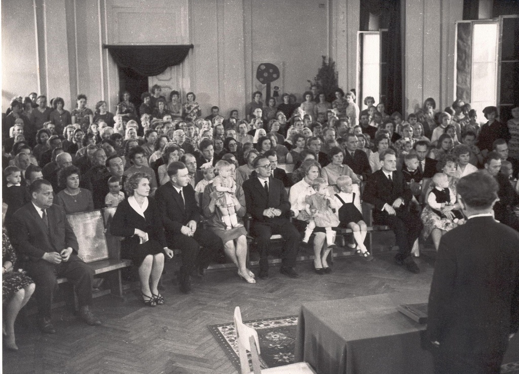 Foto. Laste nimepäevad Vastseliina kultuurimajas.