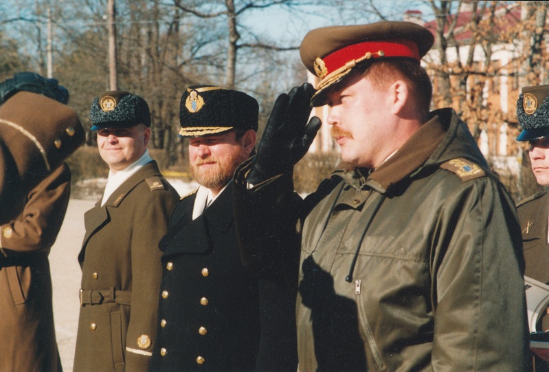 Foto.  KÜJ taasloomise 10. aastapäev 16. märtsil 2002