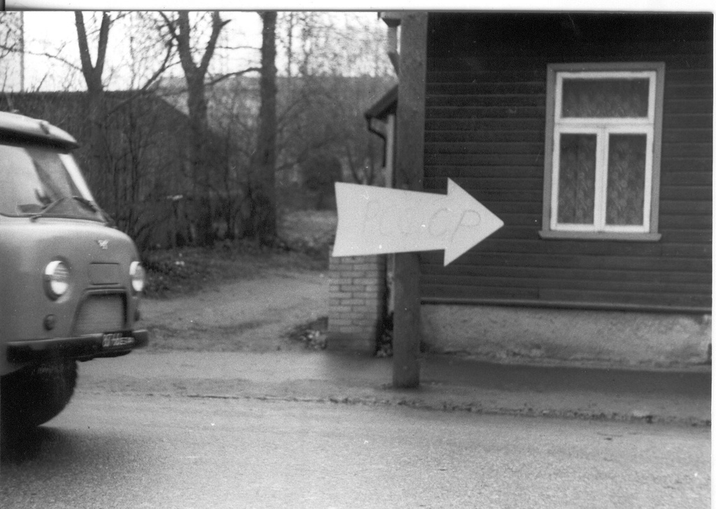 Foto 8.novembril 1990.a. nool PCCCP Kreutzwaldi t.