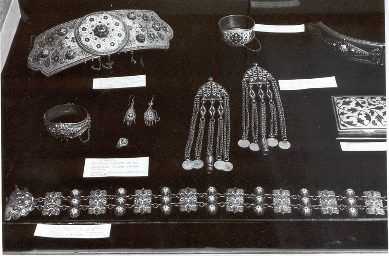 Foto. Ehted näituselt Dagestani rahvakunst muuseumi õuemajas 1983.a.