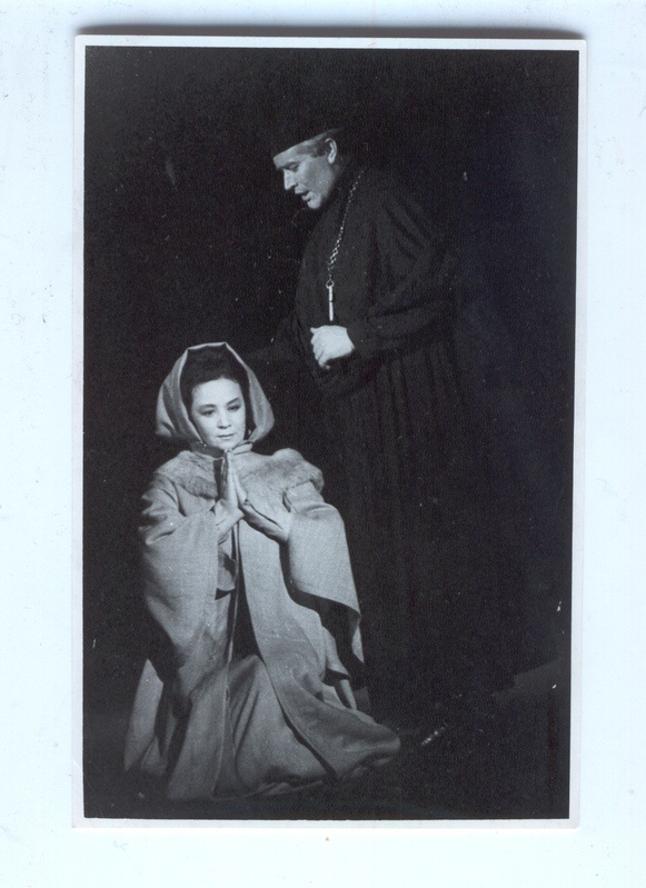 Foto. Sammelselg, Haili Barbara  rollis koos V. Kuslapiga E. Tubina ooperis  Barbara von Tiesenhusen RAT Estonias 1980-tel astatel.