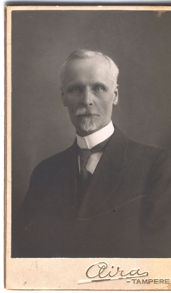 Fotoalbum.Foto Kaarlo K. Mäkinen - Soome haridustegelane