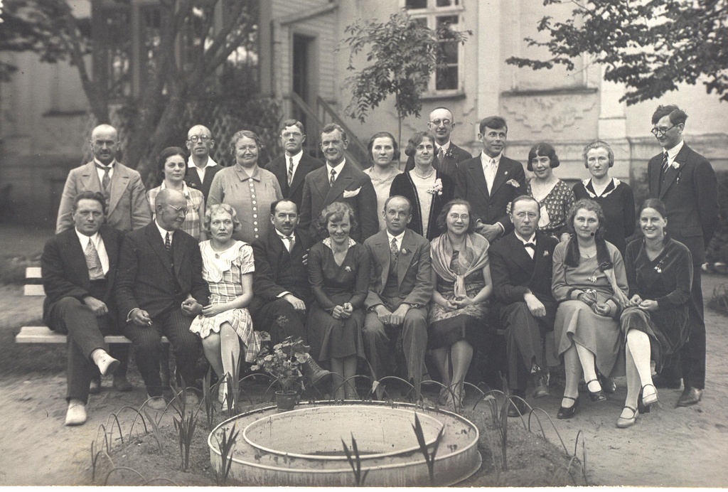 Fotoalbum.Foto  Võru Õpetajate Seminari õpetajad 7. juunil 1930.a.