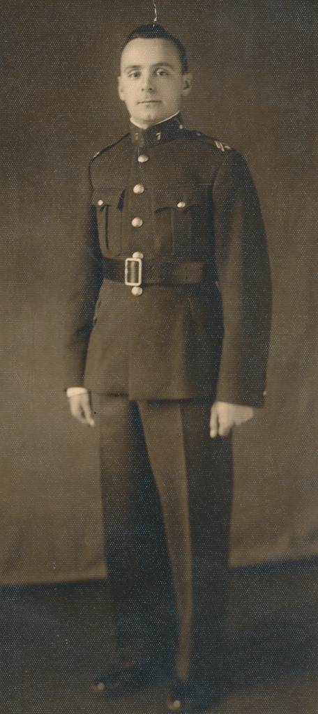 Foto. 7. rügemendi löökpillimängija Dimitri Helind 1937.a. paraadvormis.