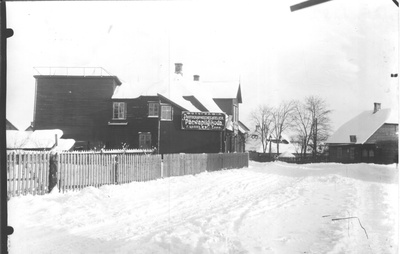 Foto. Vaade fotograaf G. Zopi majale, ateljeele  Otepääl talvel ( 1906-1914)  similar photo