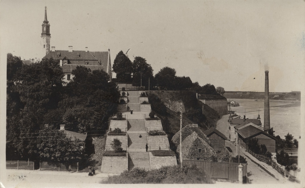 Estonia : Narva stone staircase = the stone staircase