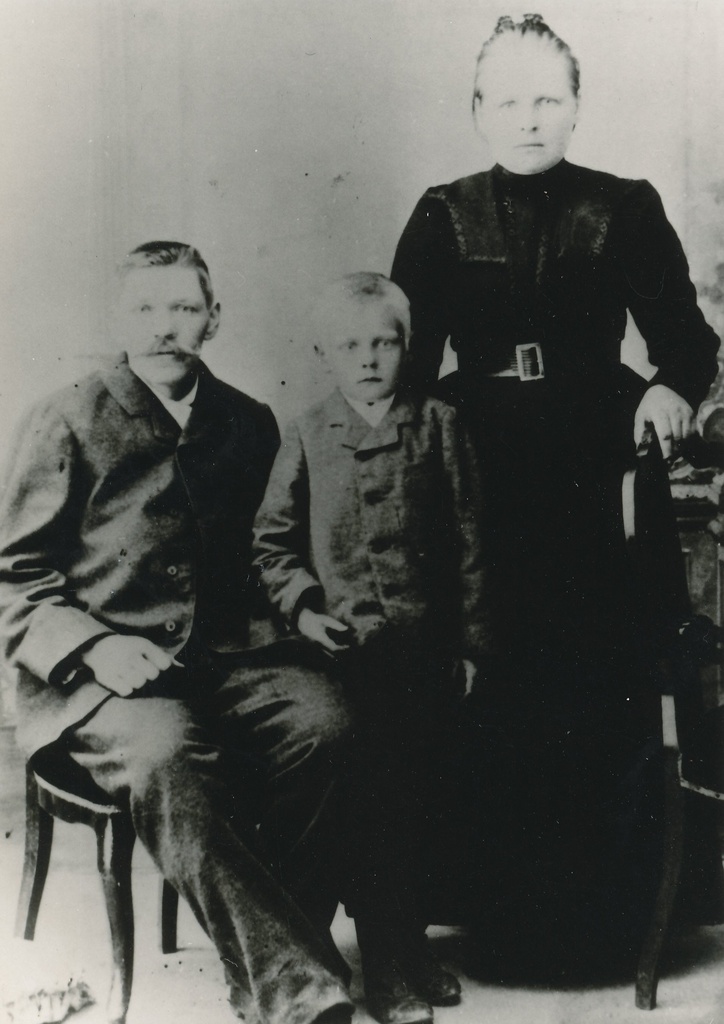Foto.  August ja EmilieTeppo poeg Augustiga. 1912.a.