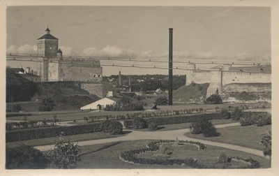 Estonia : Narva fortresses from the Middle Ages = the Burgens from the Middle Ages  duplicate photo