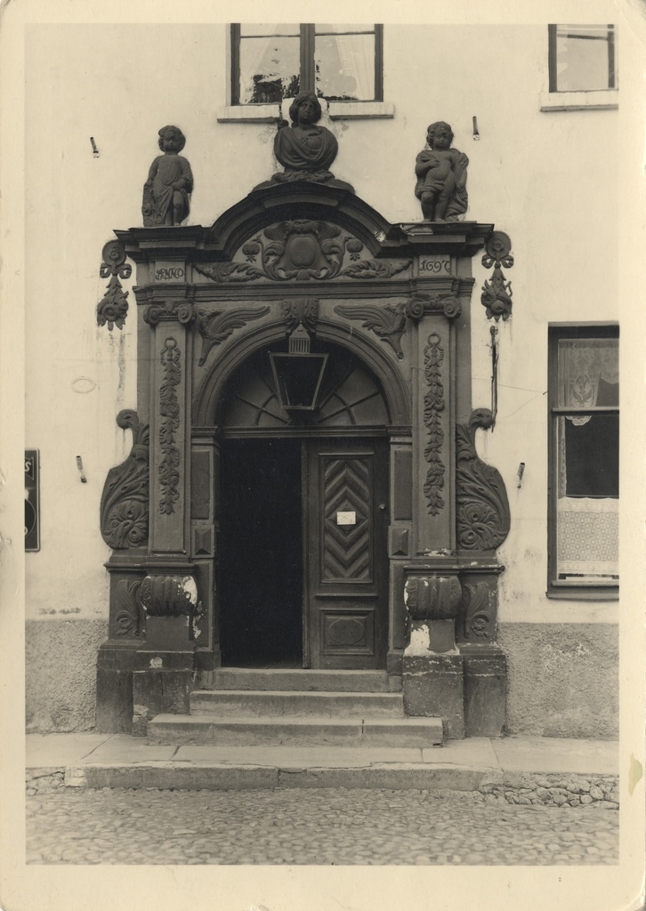Narva Fonne House Portal