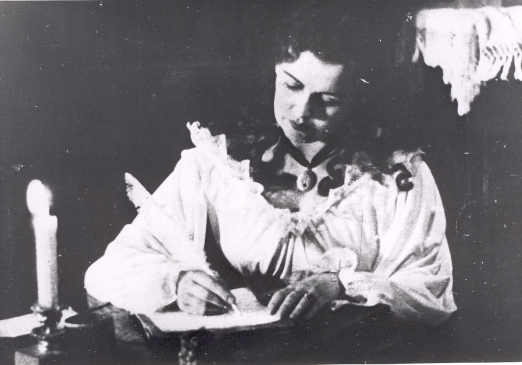 Foto. Maasik, Elsa Tatjanana P. Tðaikovski ooperis "Jevgeni Onegin".
