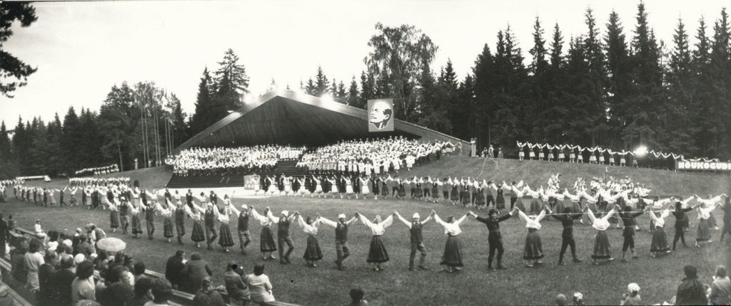 Foto. Üldvaade sõprusõhtule laulupäeva eel Põlvas 10.juunil 1978.a.