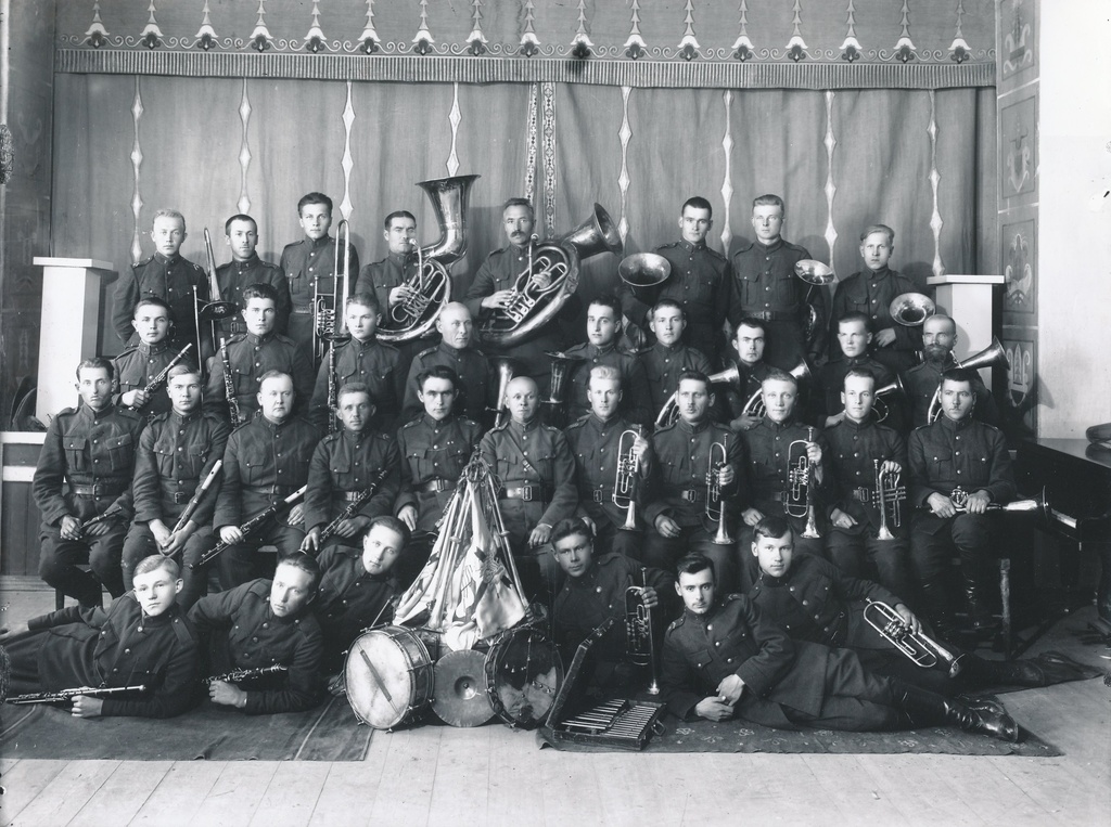 Foto. Võru garnisoni puhkpilliorkester Edaurd Tamme juhatusel 1930.tel aastatel.