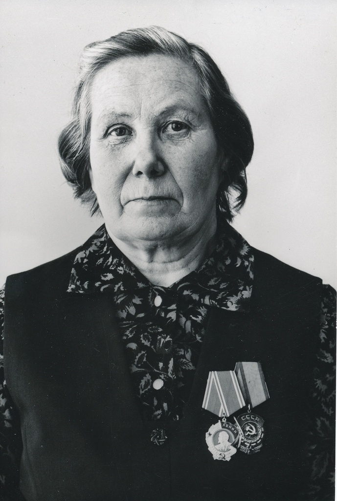 Foto.  Lenini ordeni kavaler  Linda Petrova 1982