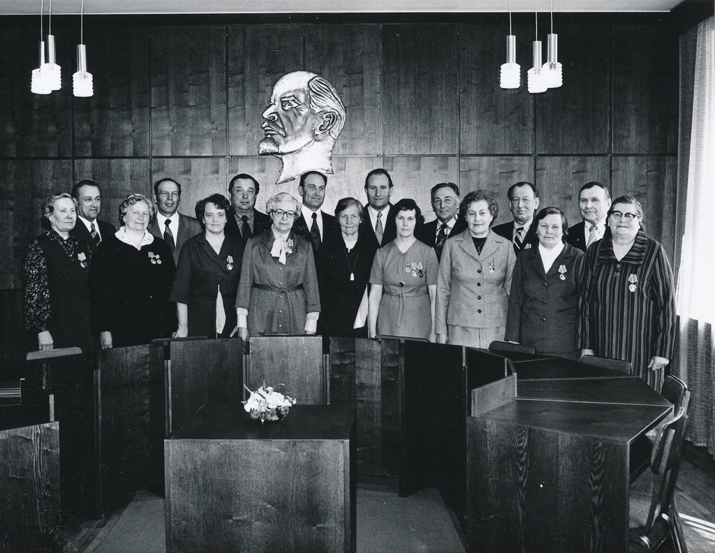 Foto.  Lenini ordeni kavalerid  Võru rajoonist 1982.a.