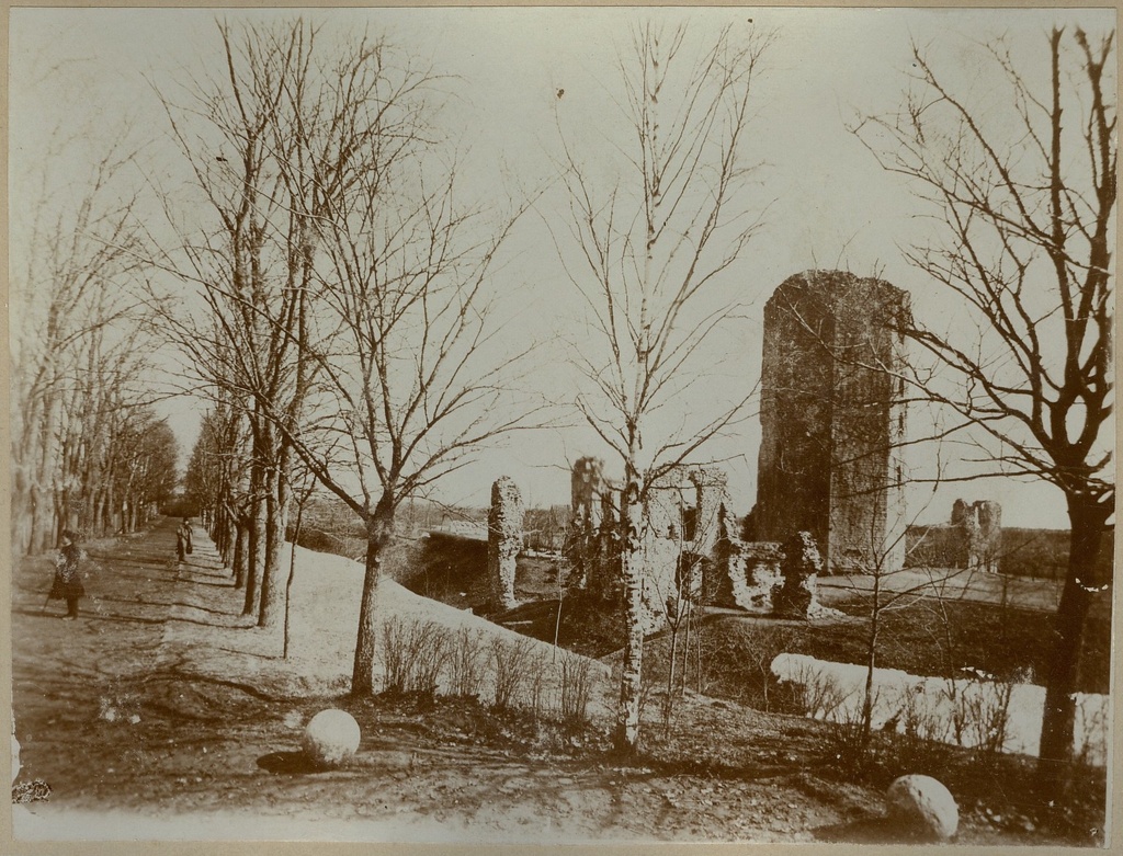 foto, Paide Vallimägi ja lossivaremed 1890.a.